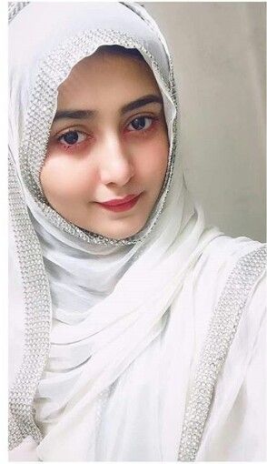 Nadia R., Birmingham, UK